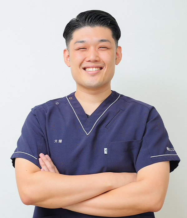 スタッフの顔写真